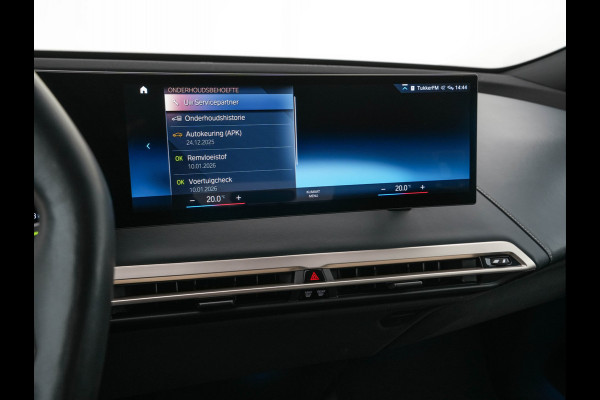 BMW iX xDrive40 High Executive 77 kWh ( 3-Fase ) {SOH-100%} (INCL-BTW) Aut. *PANO | HEAD-UP | HARMAN/KARDON-SURROUND | SOFT-CLOSE | DAB+ | DIGI-COCKPIT | HEATED-COMFORTSEATS | FULL-LED | CARPLAY | TOWBAR | AMBIENT-LIGHT | TOPVIEW | MEMORY-PACK |