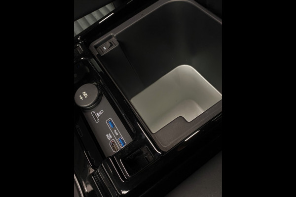 Land Rover Discovery 3.0 TD6 HSE LUXURY 7 zits head-up panorama dak