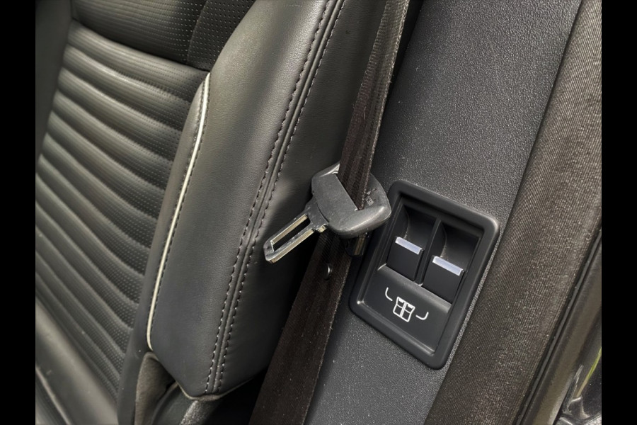 Land Rover Discovery 3.0 TD6 HSE LUXURY 7 zits head-up panorama dak