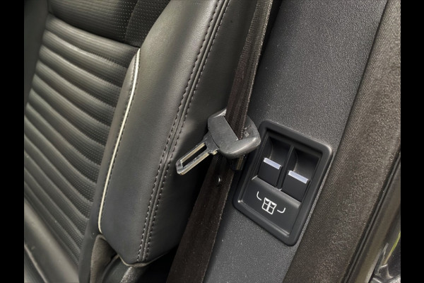 Land Rover Discovery 3.0 TD6 HSE LUXURY 7 zits head-up panorama dak