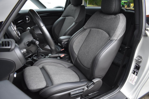 MINI Mini 1.5 Cooper APPLE CARPLAY | STUUR / STOELVERWARMING | DEALER ONDERHOUDEN | SFEERVERLICHTING | NAVIGATIE