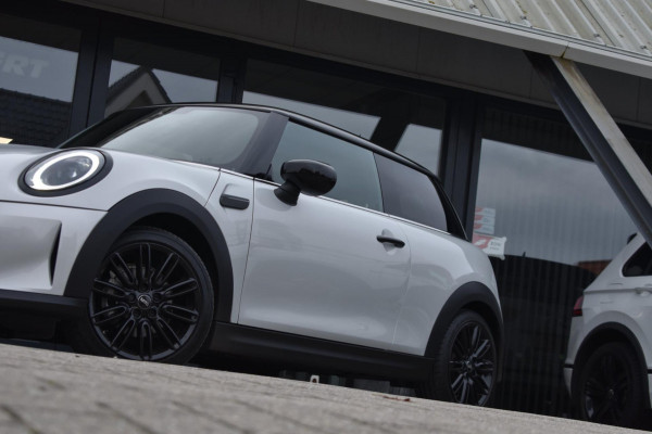 MINI Mini 1.5 Cooper APPLE CARPLAY | STUUR / STOELVERWARMING | DEALER ONDERHOUDEN | SFEERVERLICHTING | NAVIGATIE