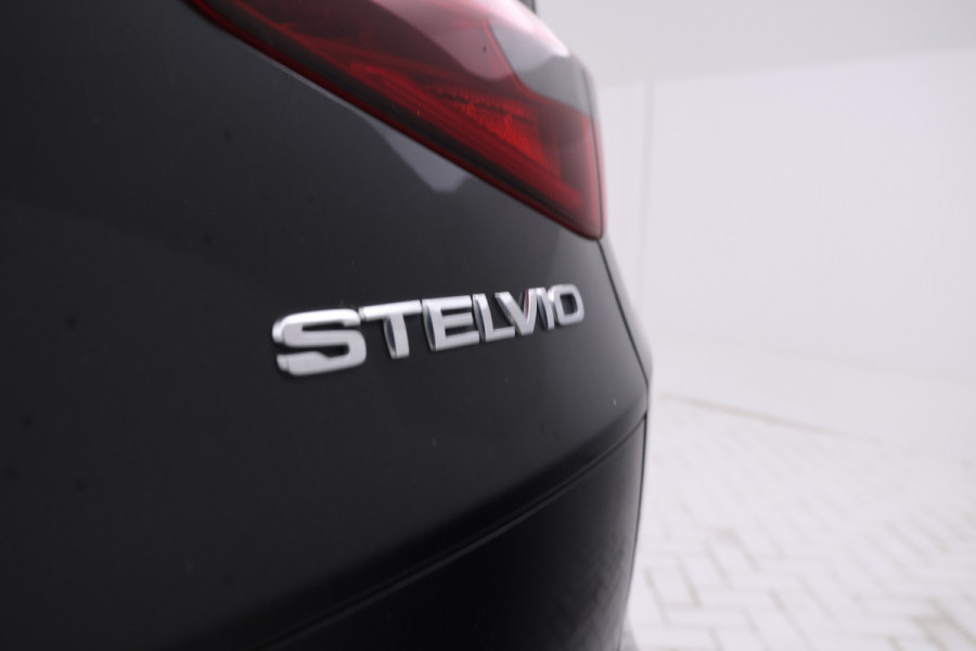 Alfa Romeo Stelvio 2.2d Super Automaat! 190Pk, Leer, Navigatie, Climate,