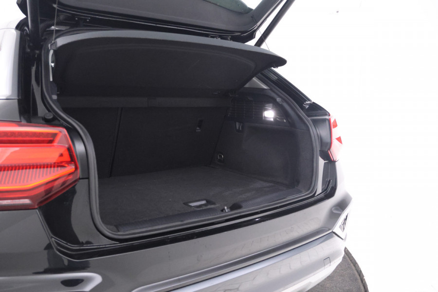 Audi Q2 30 TFSI S Edition Virtual cockpit, Leer, Panorama,