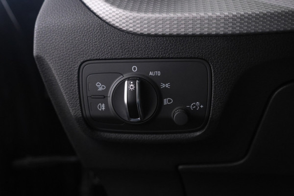 Audi Q2 30 TFSI S Edition Virtual cockpit, Leer, Panorama,