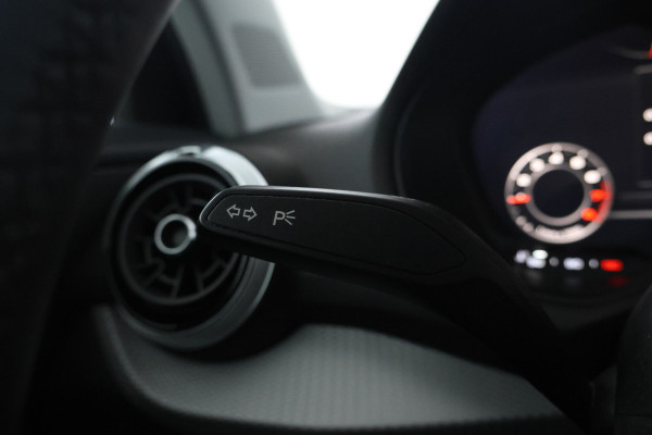 Audi Q2 30 TFSI S Edition Virtual cockpit, Leer, Panorama,