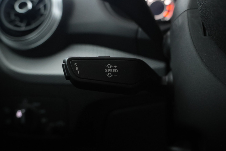 Audi Q2 30 TFSI S Edition Virtual cockpit, Leer, Panorama,