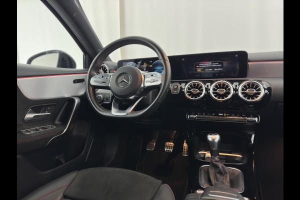 Mercedes-Benz A-Klasse 160 AMG-Sportpack Business-Solution (INCL-BTW) *WIDESCREEN-DIGI-COCKPIT | FULL-LED | LEATHER-MICROFIBRE | CAMERA | DYNAMIC-SELECT | CRUISE | HEATED-SPORTSEATS | PRIVACY-GLASS | DAB | AMBIENT-LIGHT | 18"ALU*