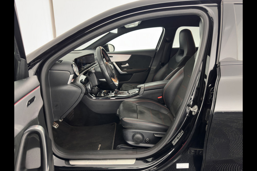 Mercedes-Benz A-Klasse 160 AMG-Sportpack Business-Solution (INCL-BTW) *WIDESCREEN-DIGI-COCKPIT | FULL-LED | LEATHER-MICROFIBRE | CAMERA | DYNAMIC-SELECT | CRUISE | HEATED-SPORTSEATS | PRIVACY-GLASS | DAB | AMBIENT-LIGHT | 18"ALU*