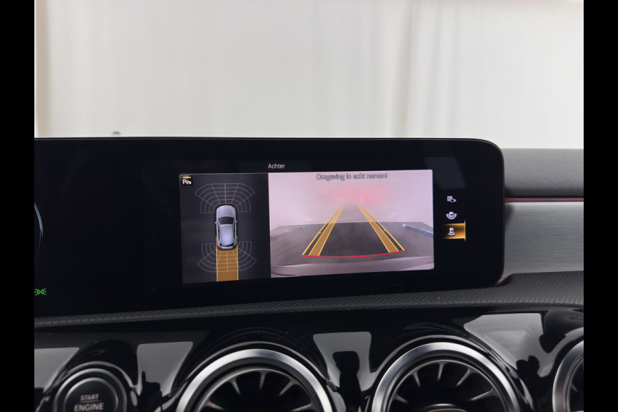 Mercedes-Benz A-Klasse 160 AMG-Sportpack Business-Solution (INCL-BTW) *WIDESCREEN-DIGI-COCKPIT | FULL-LED | LEATHER-MICROFIBRE | CAMERA | DYNAMIC-SELECT | CRUISE | HEATED-SPORTSEATS | PRIVACY-GLASS | DAB | AMBIENT-LIGHT | 18"ALU*