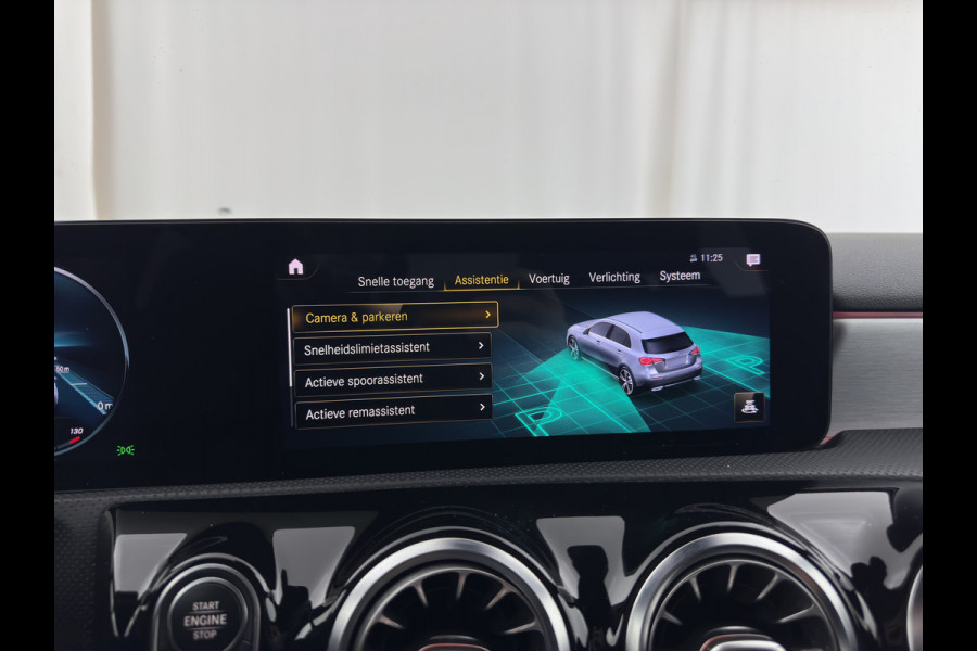 Mercedes-Benz A-Klasse 160 AMG-Sportpack Business-Solution (INCL-BTW) *WIDESCREEN-DIGI-COCKPIT | FULL-LED | LEATHER-MICROFIBRE | CAMERA | DYNAMIC-SELECT | CRUISE | HEATED-SPORTSEATS | PRIVACY-GLASS | DAB | AMBIENT-LIGHT | 18"ALU*