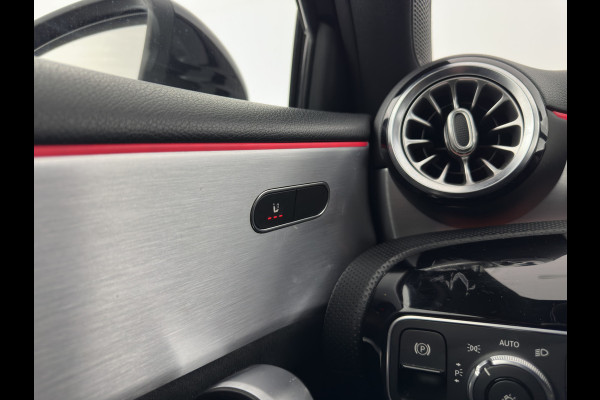 Mercedes-Benz A-Klasse 160 AMG-Sportpack Business-Solution (INCL-BTW) *WIDESCREEN-DIGI-COCKPIT | FULL-LED | LEATHER-MICROFIBRE | CAMERA | DYNAMIC-SELECT | CRUISE | HEATED-SPORTSEATS | PRIVACY-GLASS | DAB | AMBIENT-LIGHT | 18"ALU*