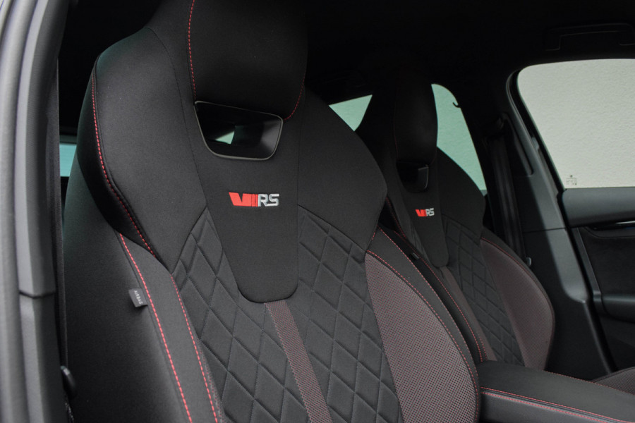 Škoda Octavia Combi 1.4 TSI RS iV PHEV Business / Standkachel/ Virtual Cockpit/ Adaptive Cruise Control/ Trekhaak/ 190kW (259PK)