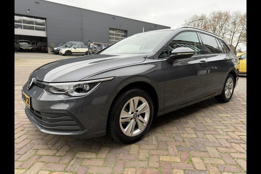 Volkswagen Golf Variant 1.0 eTSI Life / Cruise control adaptief / NAVI + Apple CarPlay - Android / Stuur-Stoel Verwarming + Veloer