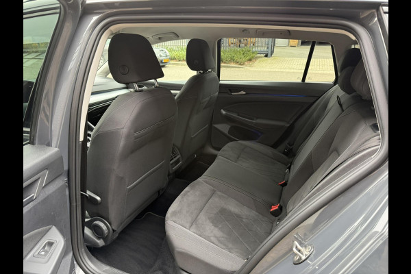 Volkswagen Golf Variant 1.0 eTSI Life / Cruise control adaptief / NAVI + Apple CarPlay - Android / Stuur-Stoel Verwarming + Veloer