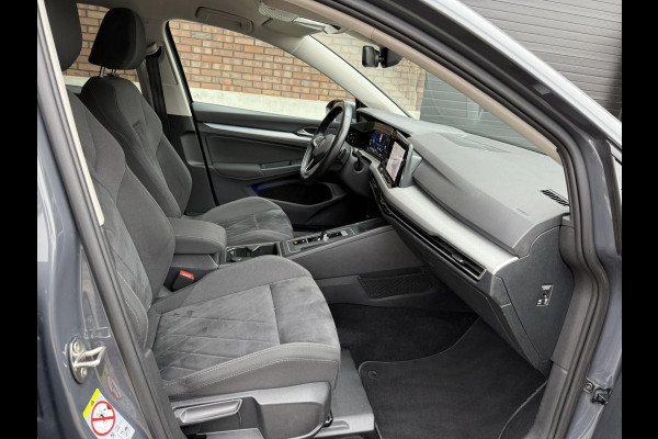 Volkswagen Golf Variant 1.0 eTSI Life / Cruise control adaptief / NAVI + Apple CarPlay - Android / Stuur-Stoel Verwarming + Veloer