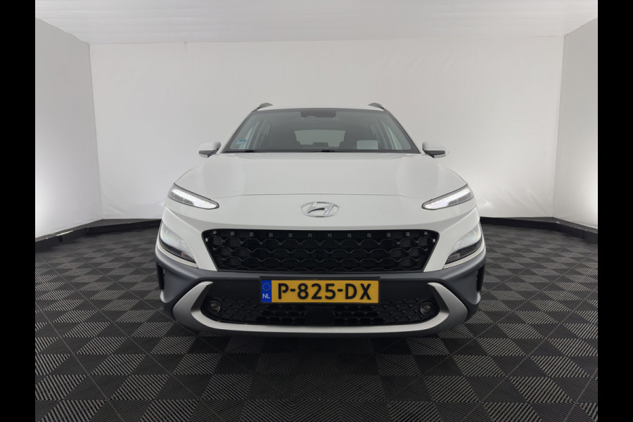 Hyundai Kona 1.6 GDI HEV Fashion (INCL-BTW) Aut. *NAVI-FULLMAP | DIGI-COCKPIT | FULL-LED | KEYLESS | CAMERA | HEAD-UP | SHIFT-PADDLES | DAB | COMFORT-SEATS | PRIVACY-GLASS | TOWBAR | 16 "ALU*