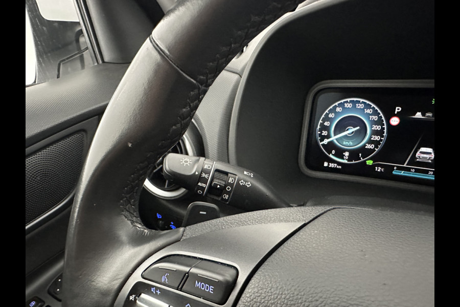 Hyundai Kona 1.6 GDI HEV Fashion (INCL-BTW) Aut. *NAVI-FULLMAP | DIGI-COCKPIT | FULL-LED | KEYLESS | CAMERA | HEAD-UP | SHIFT-PADDLES | DAB | COMFORT-SEATS | PRIVACY-GLASS | TOWBAR | 16 "ALU*