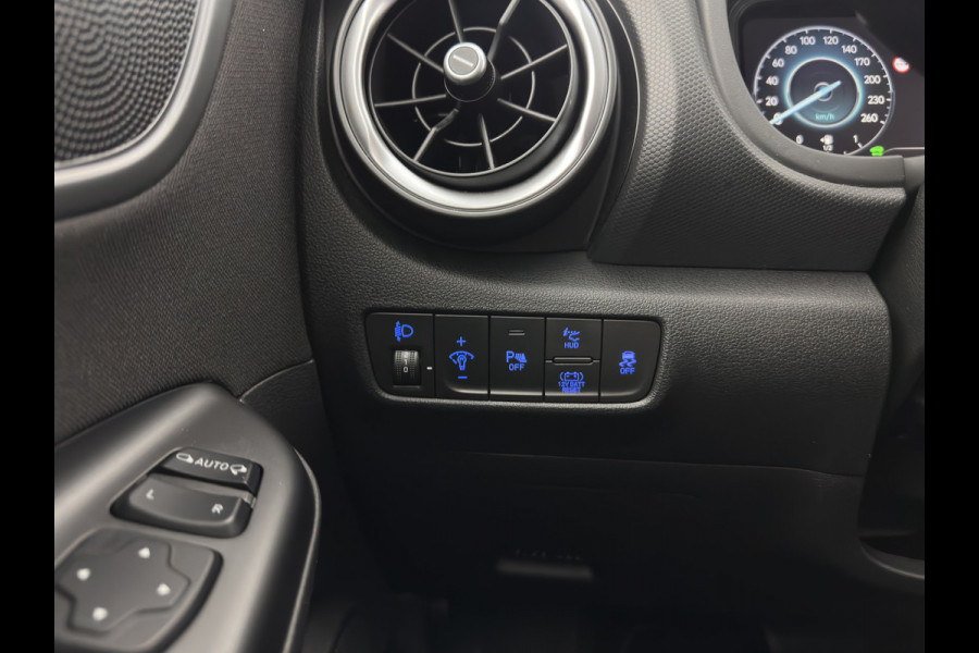 Hyundai Kona 1.6 GDI HEV Fashion (INCL-BTW) Aut. *NAVI-FULLMAP | DIGI-COCKPIT | FULL-LED | KEYLESS | CAMERA | HEAD-UP | SHIFT-PADDLES | DAB | COMFORT-SEATS | PRIVACY-GLASS | TOWBAR | 16 "ALU*