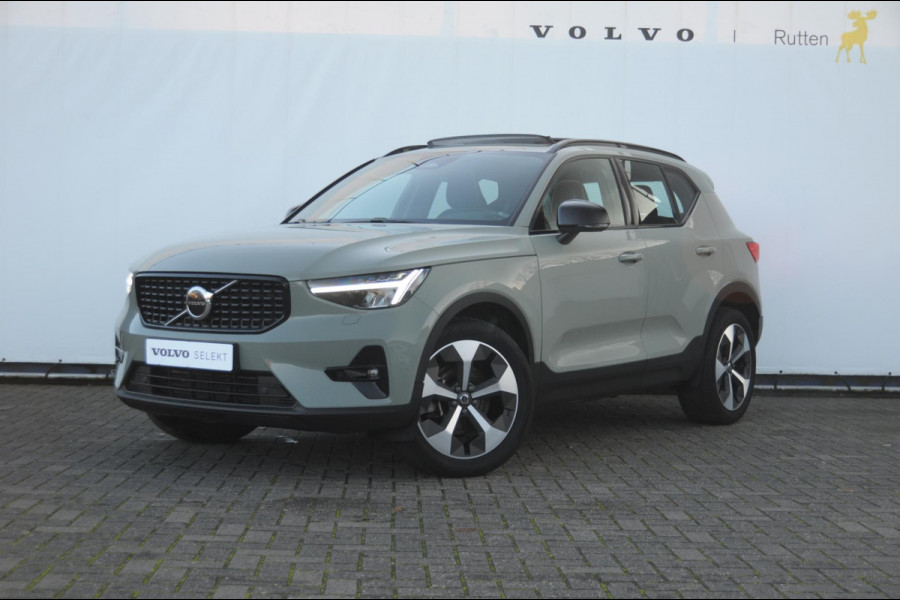 Volvo XC40 B3 177PK Automaat Ultimate Dark / Panoramadak / Adaptive cruise control / Elektrische stoelen / Harman Kardon audio / Pilot assist / BLIS / Stoel en stuur verwarming / Elektrische achterklep / Parkeersensoren met camera / Google infotainment