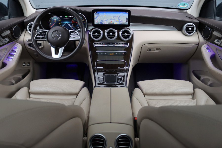 Mercedes-Benz GLC 300e 4MATIC Premium Plus | Distronic+ | Panoramadak | Memory | Leder | Trekhaak | Camera | Sfeerverlichting | Augmented Reality | Stoelverwarming |