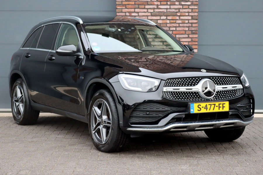 Mercedes-Benz GLC 300e 4MATIC Premium Plus | Distronic+ | Panoramadak | Memory | Leder | Trekhaak | Camera | Sfeerverlichting | Augmented Reality | Stoelverwarming |