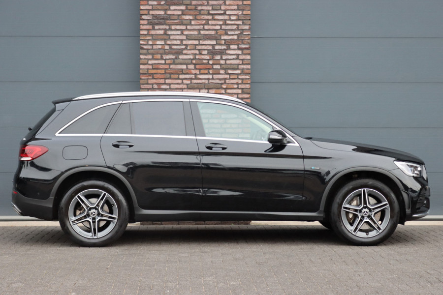 Mercedes-Benz GLC 300e 4MATIC Premium Plus | Distronic+ | Panoramadak | Memory | Leder | Trekhaak | Camera | Sfeerverlichting | Augmented Reality | Stoelverwarming |