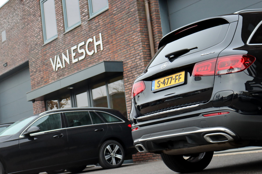 Mercedes-Benz GLC 300e 4MATIC Premium Plus | Distronic+ | Panoramadak | Memory | Leder | Trekhaak | Camera | Sfeerverlichting | Augmented Reality | Stoelverwarming |