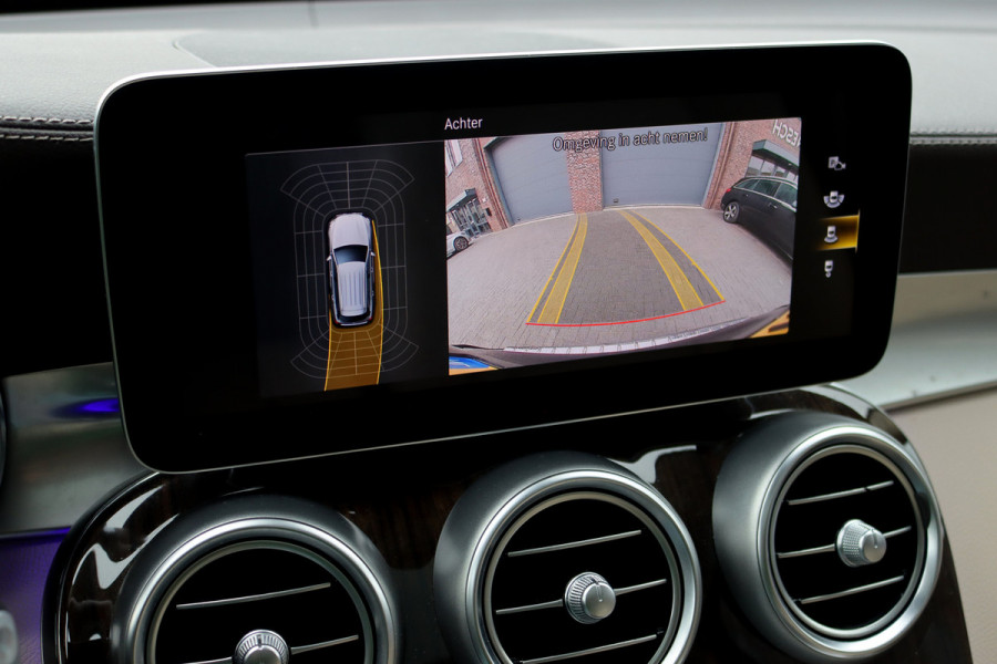 Mercedes-Benz GLC 300e 4MATIC Premium Plus | Distronic+ | Panoramadak | Memory | Leder | Trekhaak | Camera | Sfeerverlichting | Augmented Reality | Stoelverwarming |