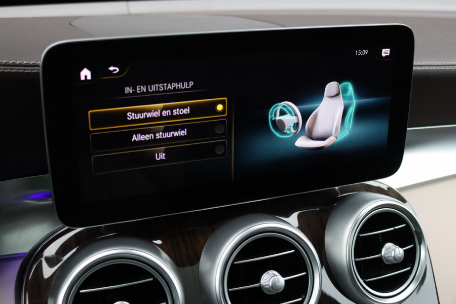 Mercedes-Benz GLC 300e 4MATIC Premium Plus | Distronic+ | Panoramadak | Memory | Leder | Trekhaak | Camera | Sfeerverlichting | Augmented Reality | Stoelverwarming |