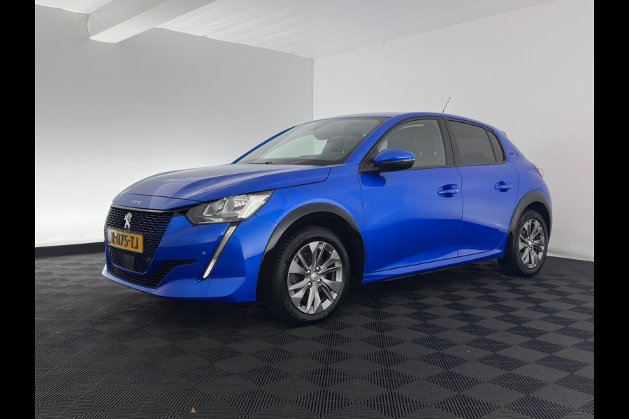Peugeot e-208 EV Allure 50 kWh {SOH-91%} Aut *FULL-LED | DIGI-COCKPIT | BLINDSPOT | CAMERA | NAVI-FULLMAP | LANE-ASSIST | KEYLESS | DAB | CCS-FASTLOADER | TOP-VIEW | AMBIENT-LIGHT | PRIVACY-GLASS | 17"ALU*