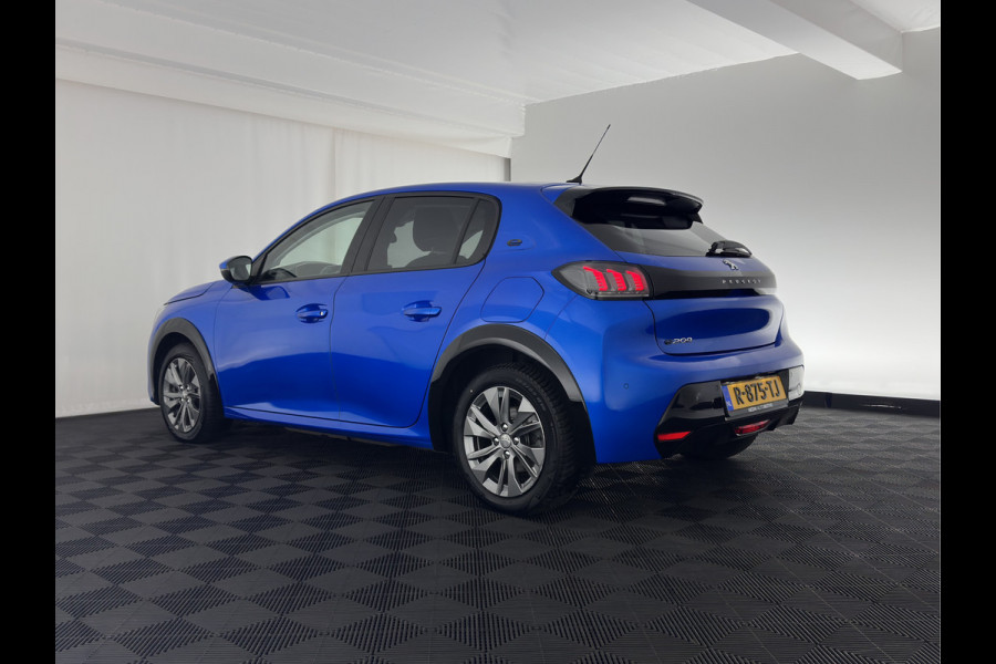 Peugeot e-208 EV Allure 50 kWh {SOH-91%} Aut *FULL-LED | DIGI-COCKPIT | BLINDSPOT | CAMERA | NAVI-FULLMAP | LANE-ASSIST | KEYLESS | DAB | CCS-FASTLOADER | TOP-VIEW | AMBIENT-LIGHT | PRIVACY-GLASS | 17"ALU*