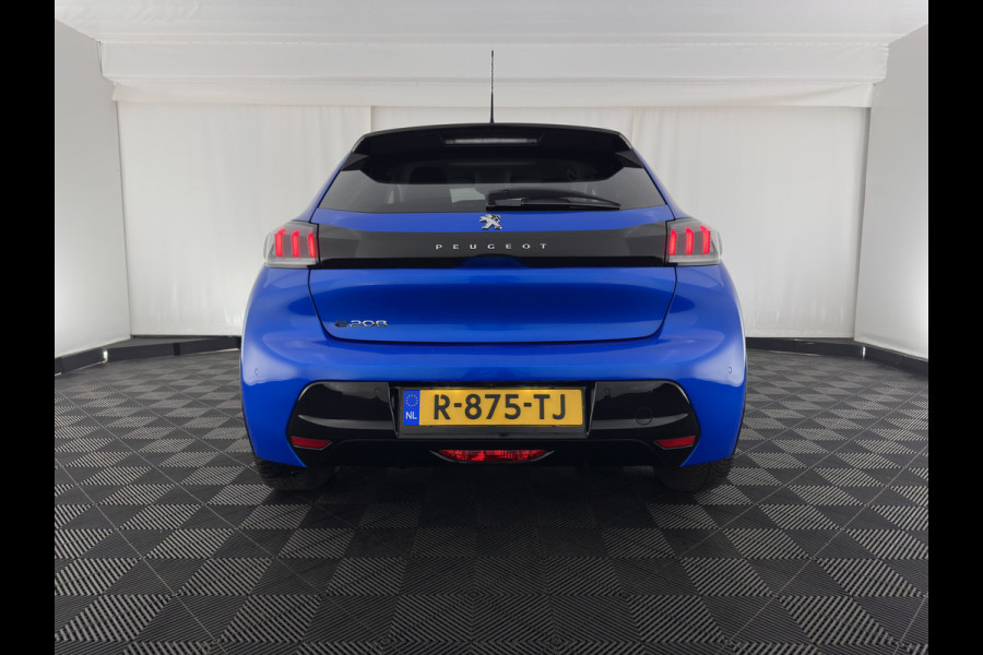 Peugeot e-208 EV Allure 50 kWh {SOH-91%} Aut *FULL-LED | DIGI-COCKPIT | BLINDSPOT | CAMERA | NAVI-FULLMAP | LANE-ASSIST | KEYLESS | DAB | CCS-FASTLOADER | TOP-VIEW | AMBIENT-LIGHT | PRIVACY-GLASS | 17"ALU*