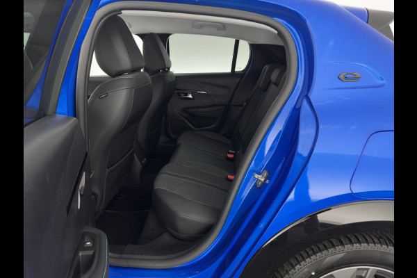 Peugeot e-208 EV Allure 50 kWh {SOH-91%} Aut *FULL-LED | DIGI-COCKPIT | BLINDSPOT | CAMERA | NAVI-FULLMAP | LANE-ASSIST | KEYLESS | DAB | CCS-FASTLOADER | TOP-VIEW | AMBIENT-LIGHT | PRIVACY-GLASS | 17"ALU*