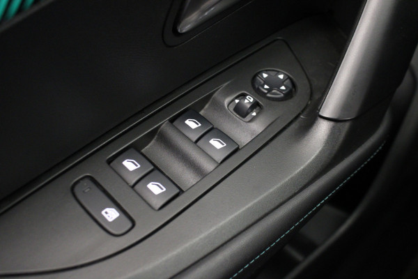 Peugeot 2008 1.2 PureTech Allure |Navi|Camera|