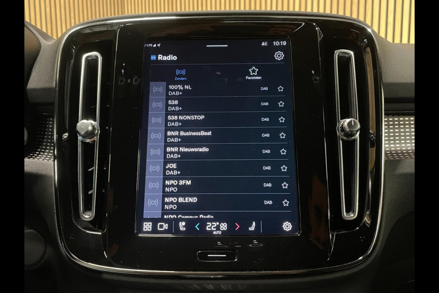 Volvo XC40 Recharge P8 AWD R-Design|TREKH.|LEDER|ELEK. KLEP|ACC|CARPLAY|CAMERA|CLIMATE+CRUISE CONTROL|NL-AUTO|NAP|INCL.BTW|1e EIG|