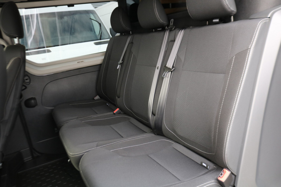 Renault Trafic 2.0 dCi 150pk L2 H1 DC Luxe Black Edition