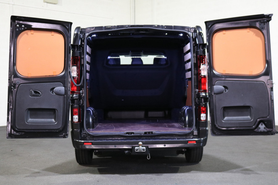 Renault Trafic 2.0 dCi 150pk L2 H1 DC Luxe Black Edition