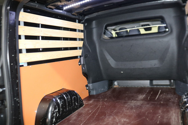 Renault Trafic 2.0 dCi 150pk L2 H1 DC Luxe Black Edition