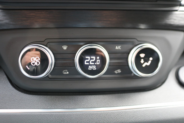 Renault Trafic 2.0 dCi 150pk L2 H1 DC Luxe Black Edition