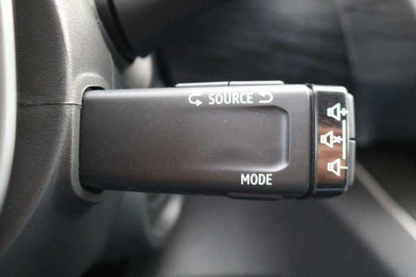 Renault Trafic 2.0 dCi 150pk L2 H1 DC Luxe Black Edition