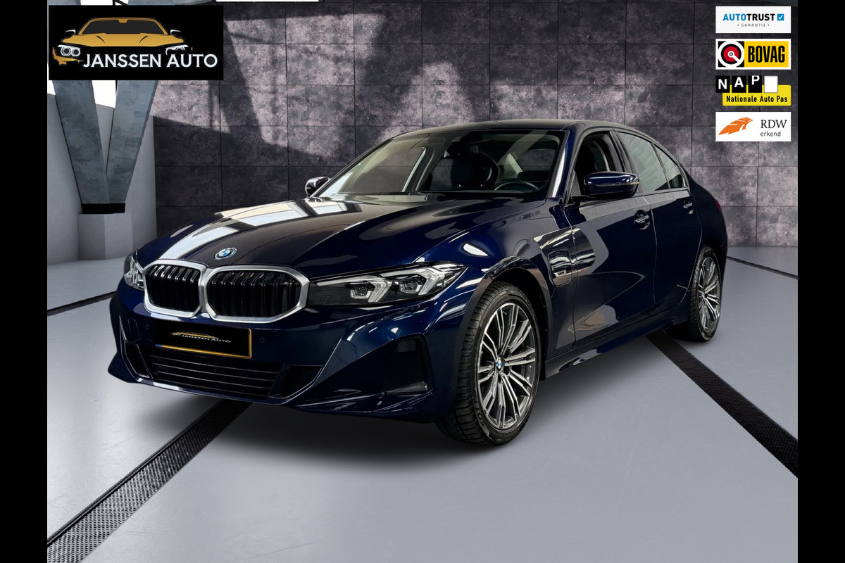 BMW 3-serie 320e LCI |Facelift | Widescreen | 2 sets velgen | Plug-in | NL Auto | NAP