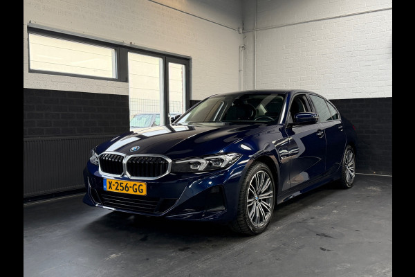 BMW 3-serie 320e LCI |Facelift | Widescreen | 2 sets velgen | Plug-in | NL Auto | NAP