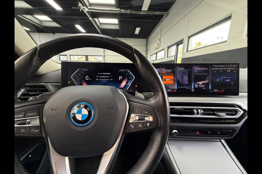 BMW 3-serie 320e LCI |Facelift | Widescreen | 2 sets velgen | Plug-in | NL Auto | NAP