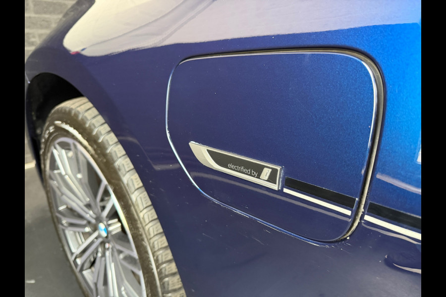 BMW 3-serie 320e LCI |Facelift | Widescreen | 2 sets velgen | Plug-in | NL Auto | NAP