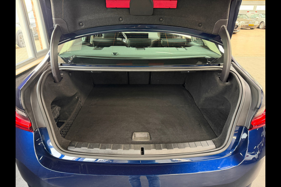 BMW 3-serie 320e LCI |Facelift | Widescreen | 2 sets velgen | Plug-in | NL Auto | NAP