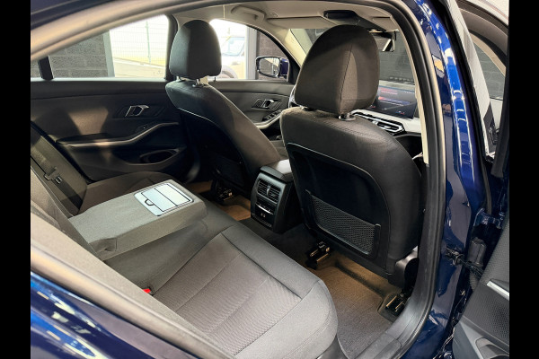 BMW 3-serie 320e LCI |Facelift | Widescreen | 2 sets velgen | Plug-in | NL Auto | NAP