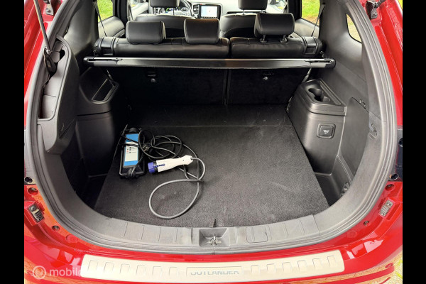 Mitsubishi Outlander 2.4 PHEV Instyle trekhaak side skirts