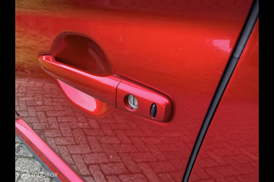 Mitsubishi Outlander 2.4 PHEV Instyle trekhaak side skirts