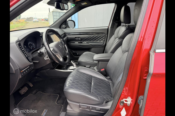 Mitsubishi Outlander 2.4 PHEV Instyle trekhaak side skirts